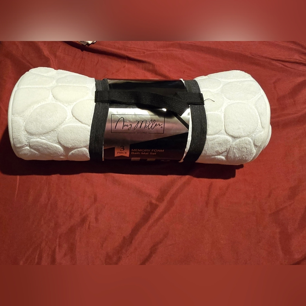 Tracy Miller Home White Bath Mat Set